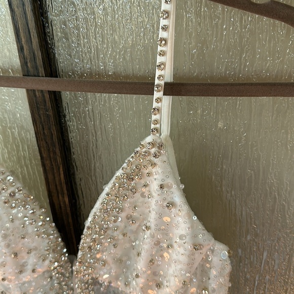 Mac Duggal EMBELLISHED PLUNGE NECK SLEEVELESS TRUMPET GOWN size 4 New $598 - Picture 8 of 17